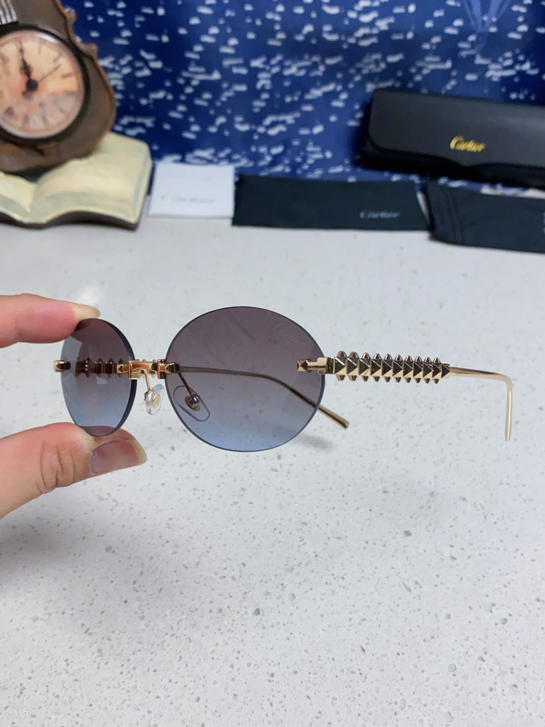 CARTIER 26S OVAL FRAME IN METAL 434041