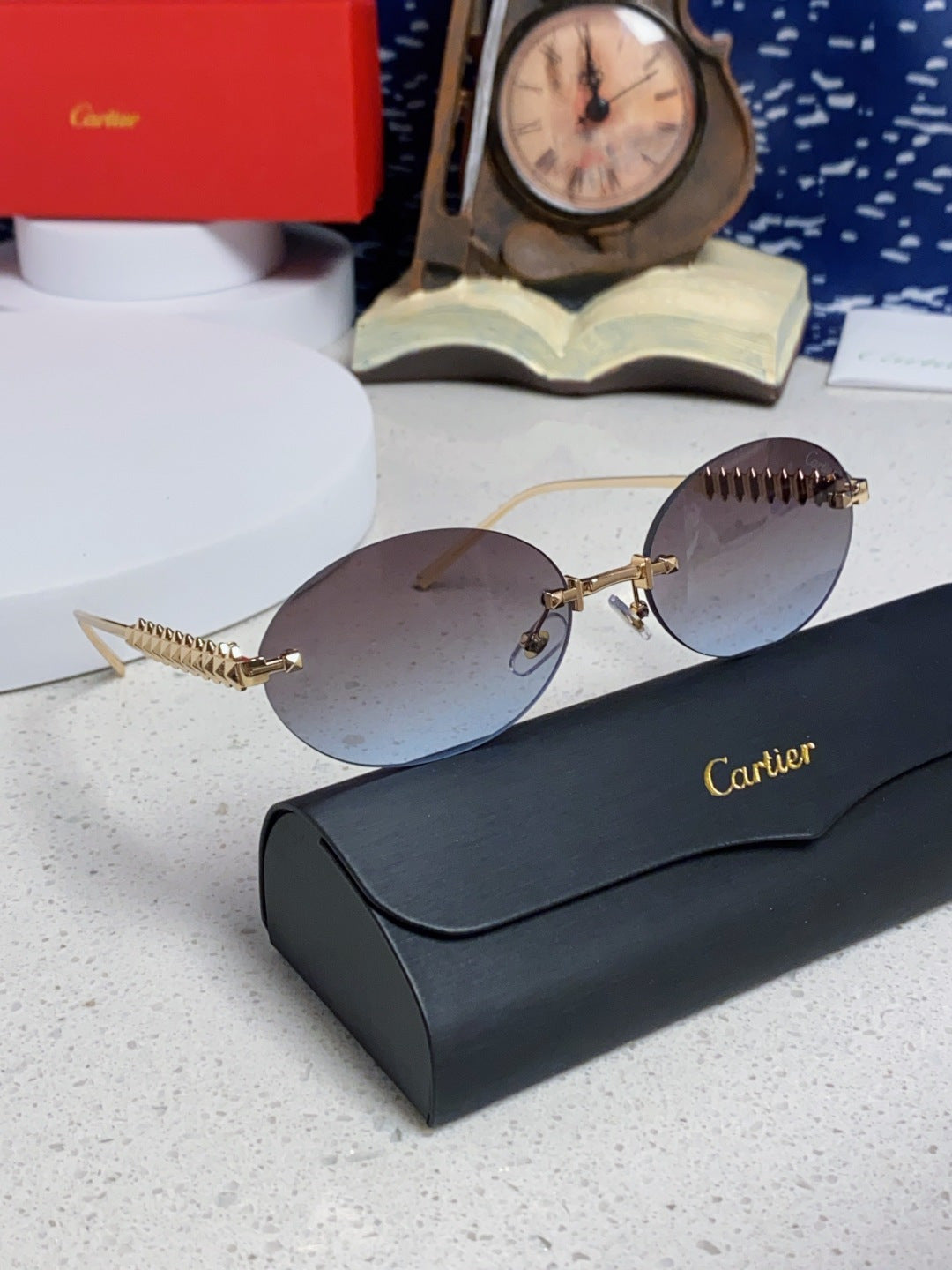 CARTIER 26S OVAL FRAME IN METAL 434041