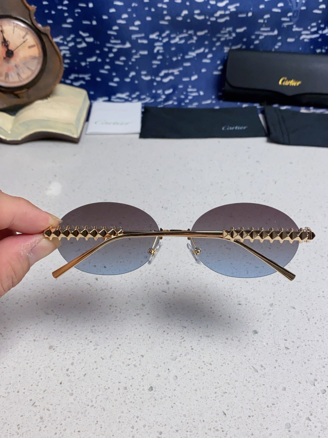 CARTIER 26S OVAL FRAME IN METAL 434041