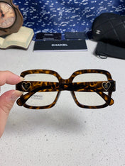 CHANEL 26S OVERSIZED SQUARE FRAME IN ACETATE 404749