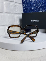 CHANEL 26S OVERSIZED SQUARE FRAME IN ACETATE 404749