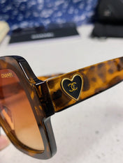 CHANEL 26S FACETED LENSES IN ACETATE 404754