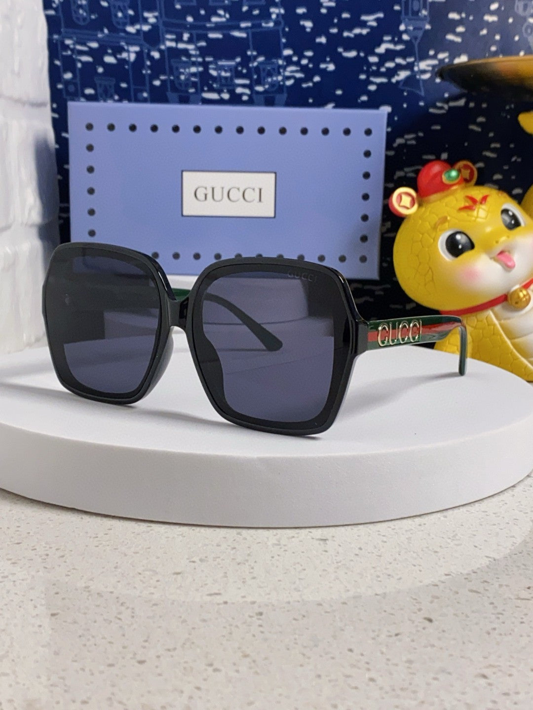 GUCCI 26S SQUARE FRAME IN ACETATE 424622