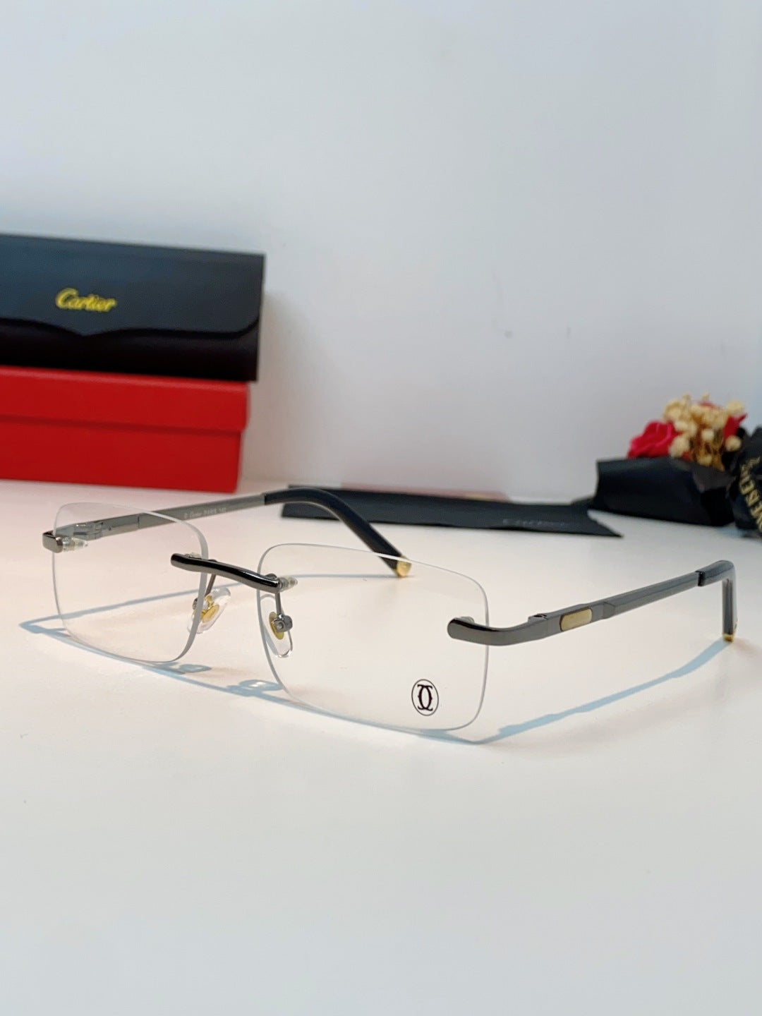 CARTIER 26S RECTANGULAR FRAME IN METAL 431045