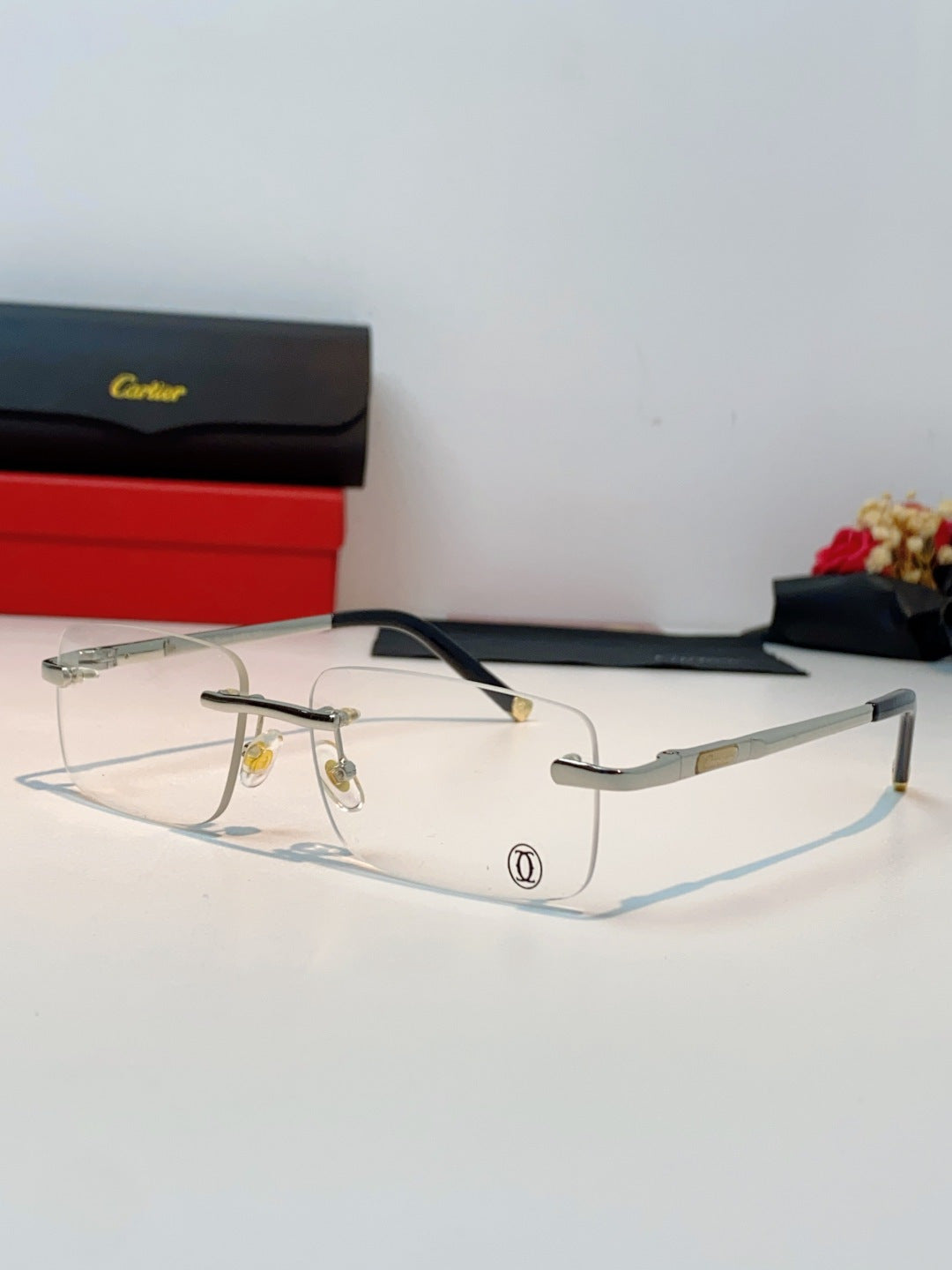 CARTIER 26S RECTANGULAR FRAME IN METAL 431046
