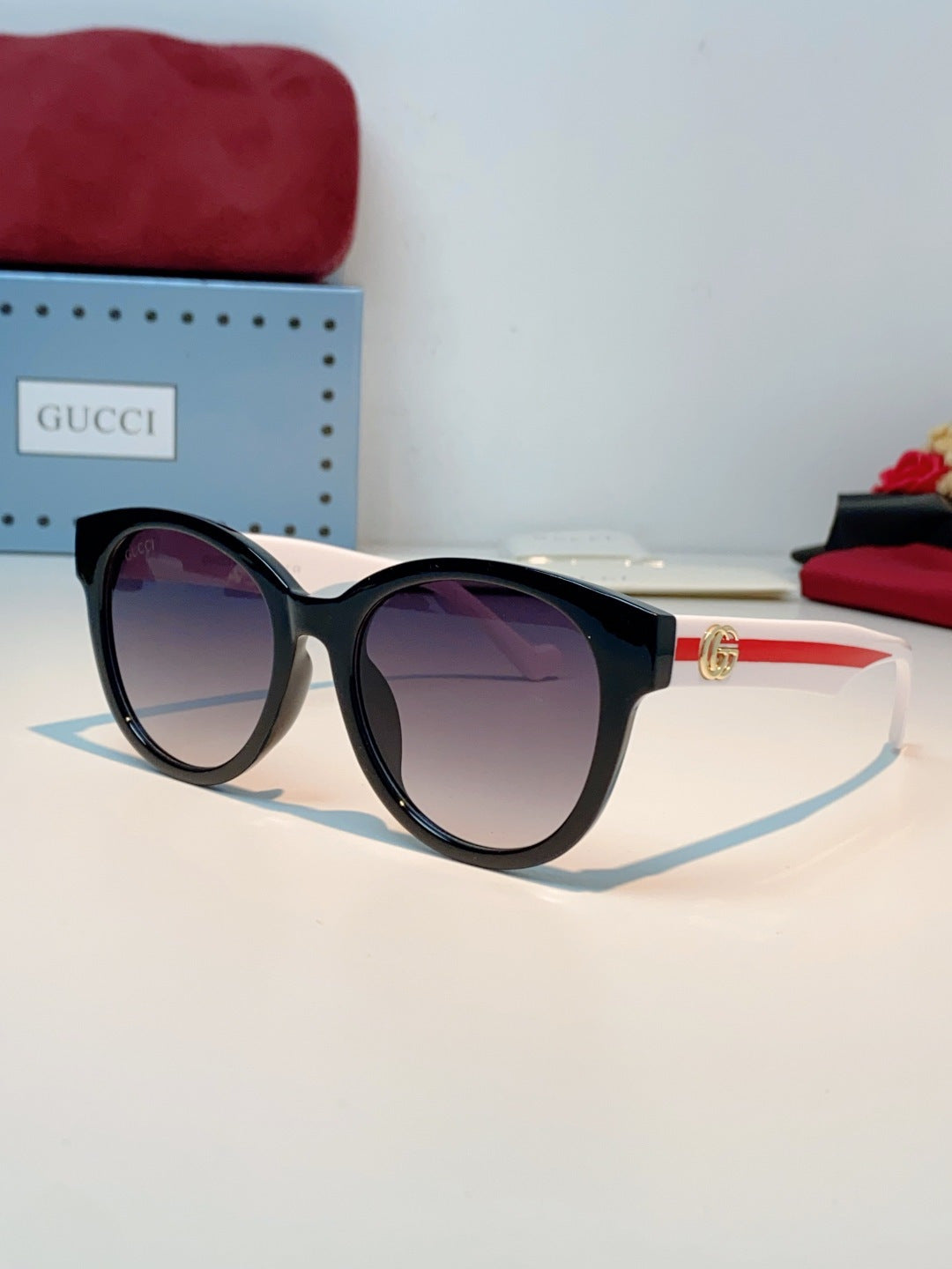 GUCCI 26S CAT-EYE FRAME IN ACETATE 424501