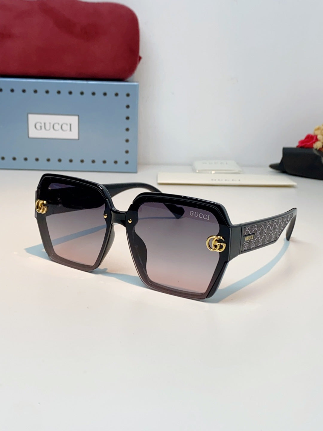 GUCCI 26S OVERSIZED SQUARE FRAME IN ACETATE 424515