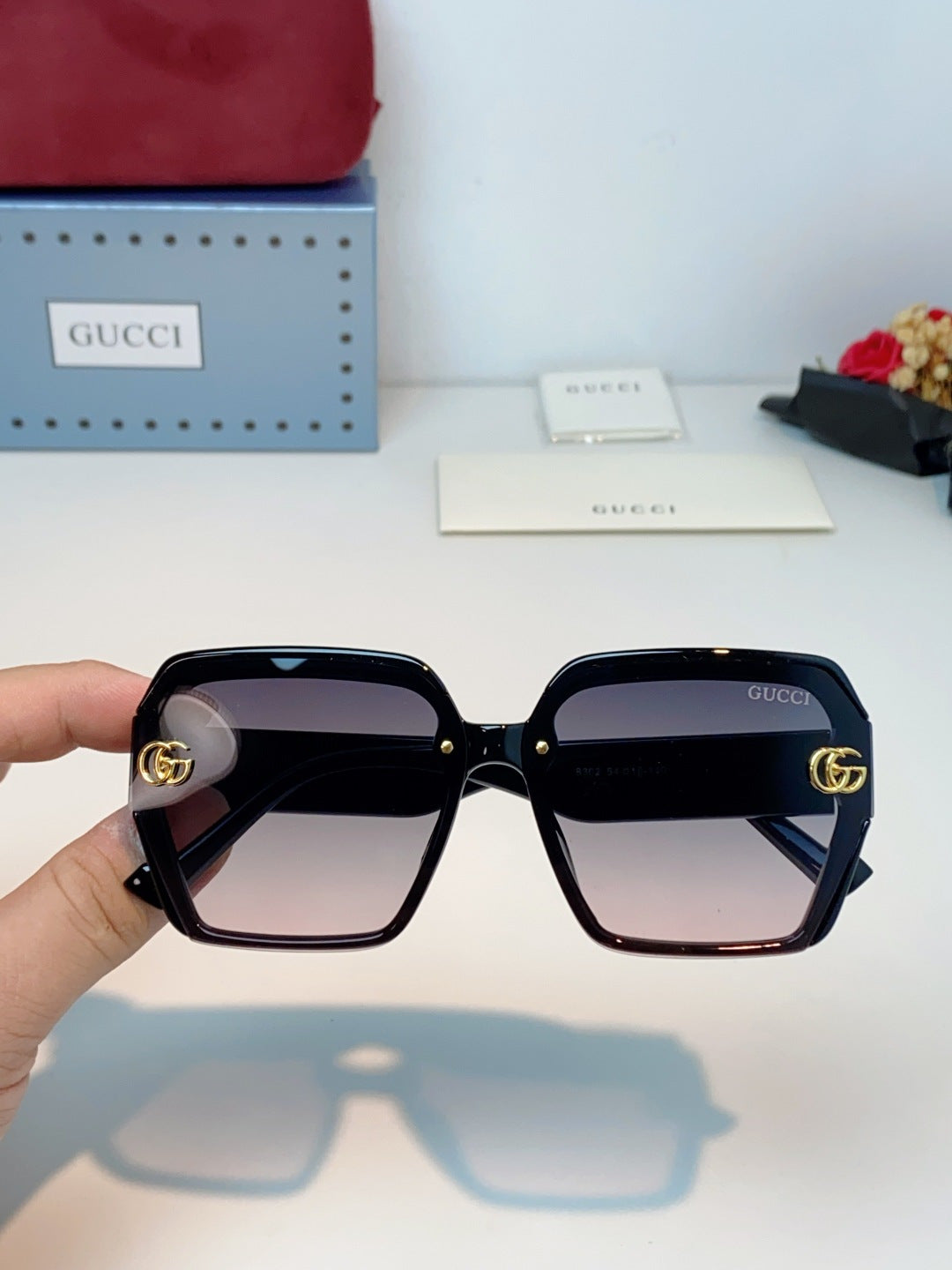 GUCCI 26S OVERSIZED SQUARE FRAME IN ACETATE 424515