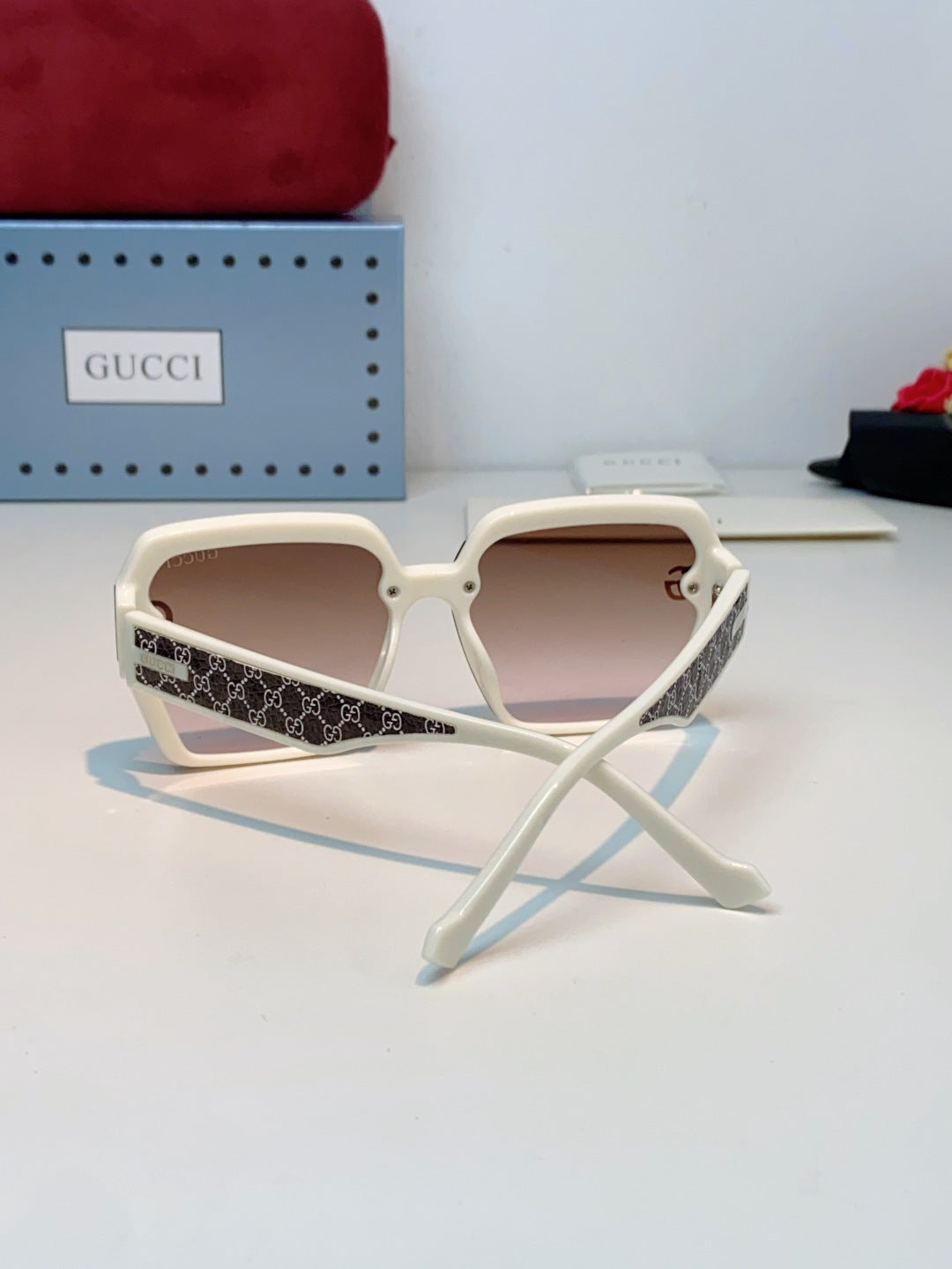 GUCCI 26S OVERSIZED SQUARE FRAME IN ACETATE 424517
