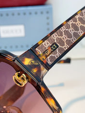 GUCCI 26S OVERSIZED SQUARE FRAME IN ACETATE 424518