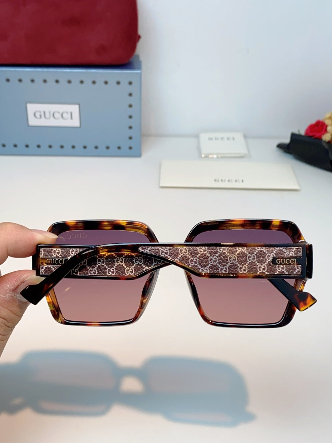 GUCCI 26S OVERSIZED SQUARE FRAME IN ACETATE 424518
