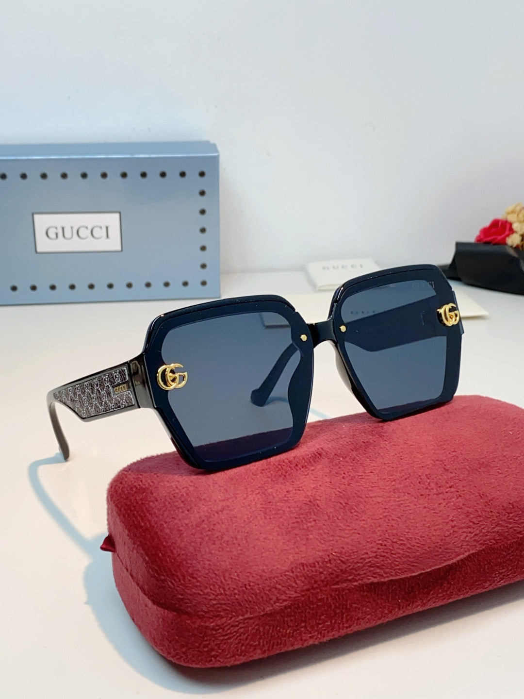 GUCCI 26S OVERSIZED SQUARE FRAME IN ACETATE 424520