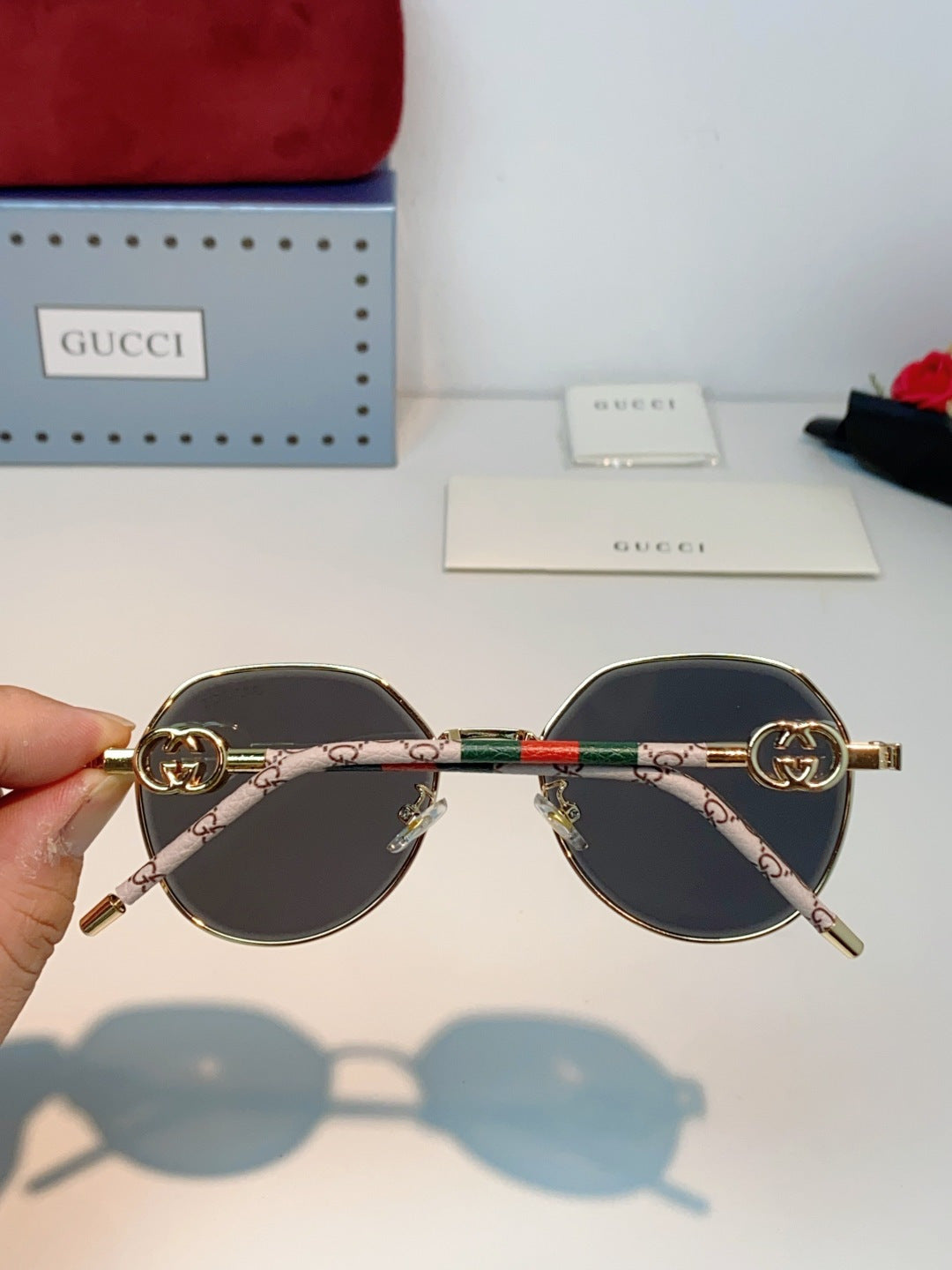 GUCCI 26S POLYGONAL FRAME IN METAL 426444