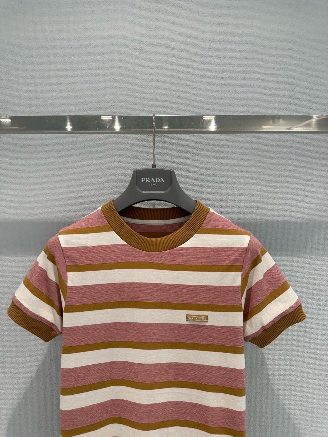 PRADA 26S SHORT SLEEVED T-SHIRT 750