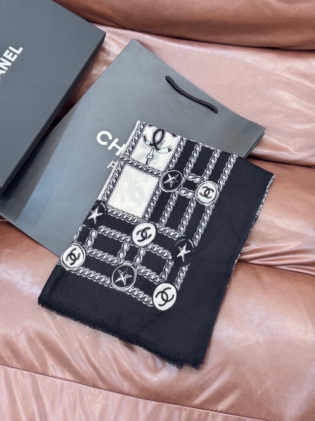 CHANEL 26S SCARF 200 IN CASHMERE AND SILK 306103