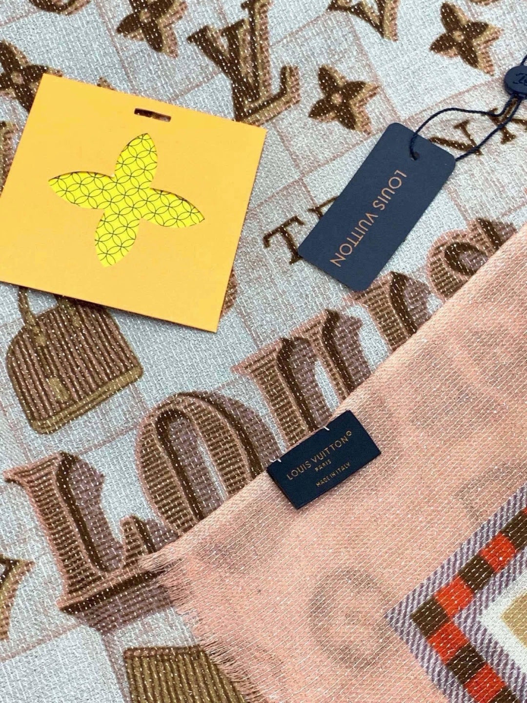 CHANEL 26S SCARF 200 IN CASHMERE AND SILK 307211