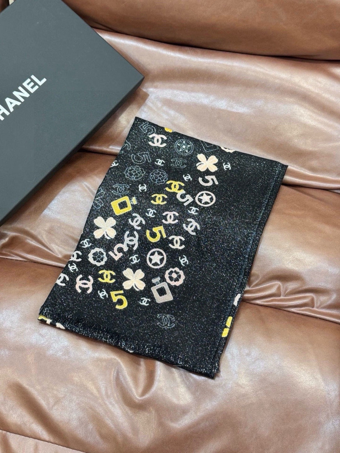 CHANEL 26S SCARF 200 IN CASHMERE AND SILK 307226