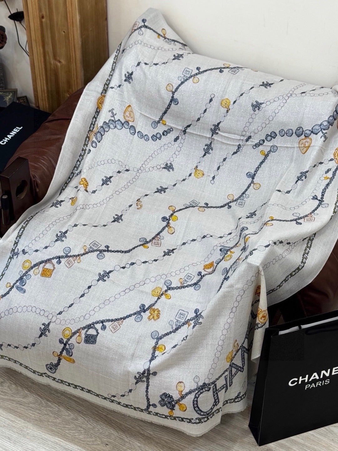 CHANEL 26S SCARF 200 IN CASHMERE AND SILK 307228