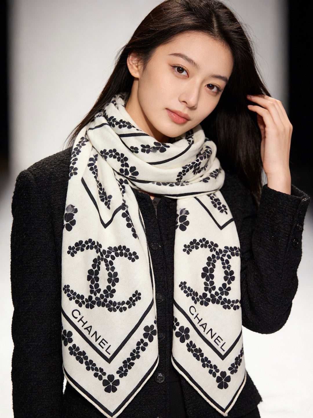CHANEL 26S SCARF 135 IN CASHMERE AND SILK 309370