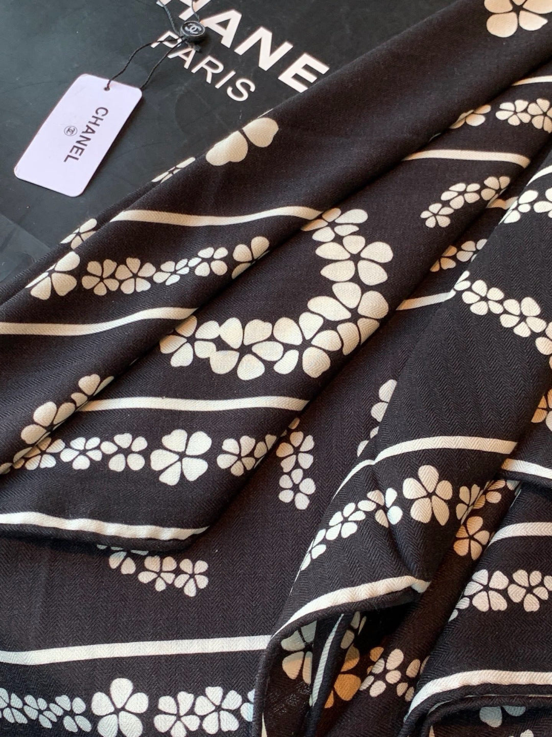 CHANEL 26S SCARF 135 IN CASHMERE AND SILK 309371