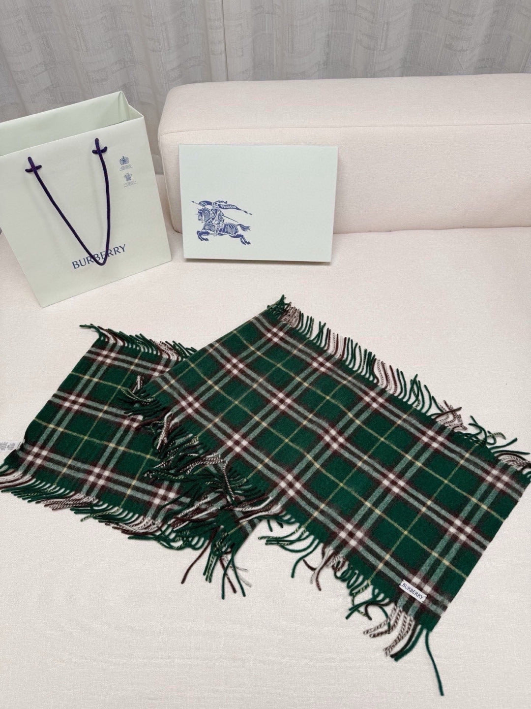BURBERRY 26S SCARF 155CM IN CASHMERE 309949