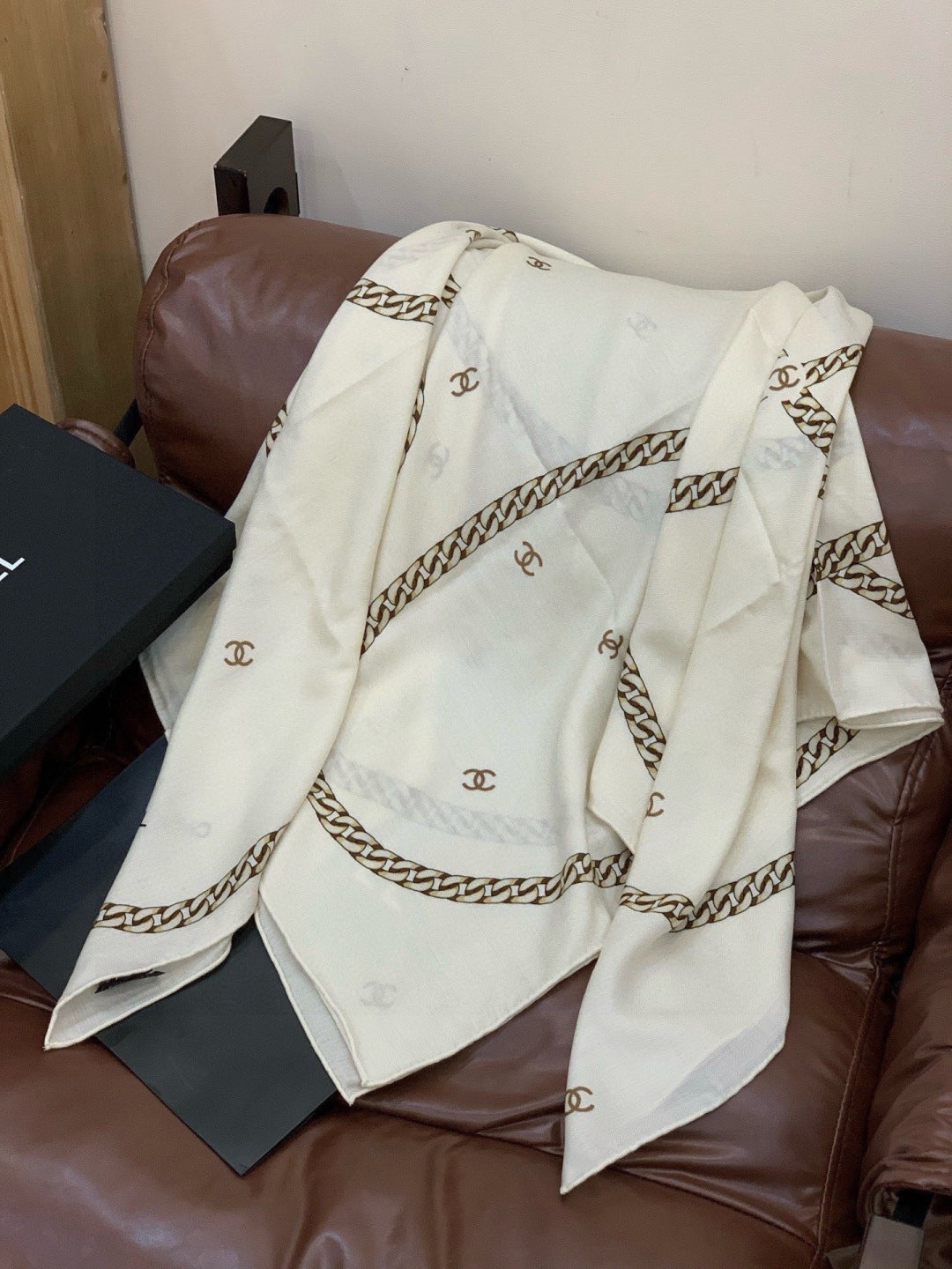 CHANEL 26S SCARF 135 IN SILK AND CASHMERE 313344