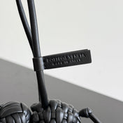 BOTTEGA VENETA 25S DAMEN ELEPHANT CHARM IN BLACK CALFSKIN