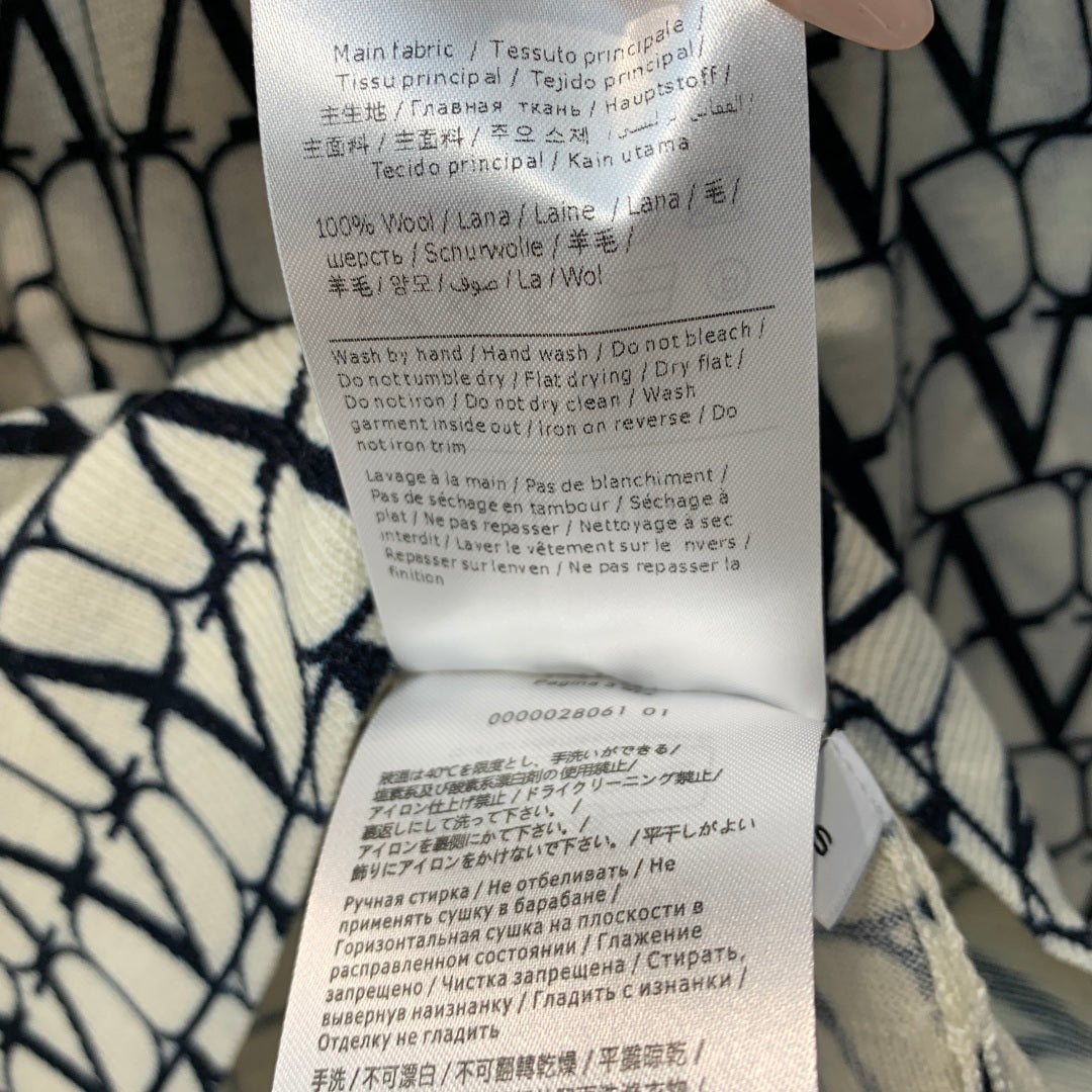 VALENTINO 26S LONG-SLEEVE CREW NECK KNIT TOP 325