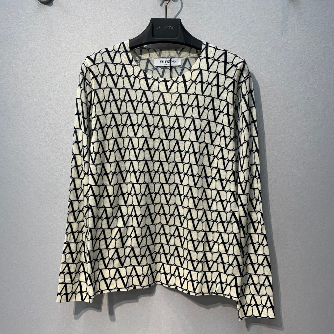 VALENTINO 26S LONG-SLEEVE CREW NECK KNIT TOP 325