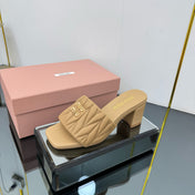 MATELASSÉ SLIDES PUMP IN DARK BEIGE CALFSKIN