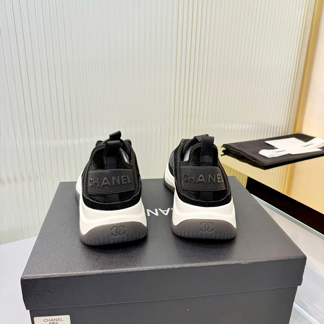 CHANEL 26S PLATFORM SNEAKERS IN BLACK SUEDE WITH CC LOGO