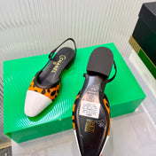 CHANEL 26S FLATS SLINGBACK IN WHITE PATENT CALFSKIN AND ORANGE PONY HAIR