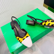 CHANEL 26S FLATS SLINGBACK IN WHITE PATENT CALFSKIN WITH DARK YELLOW PONY HAIR
