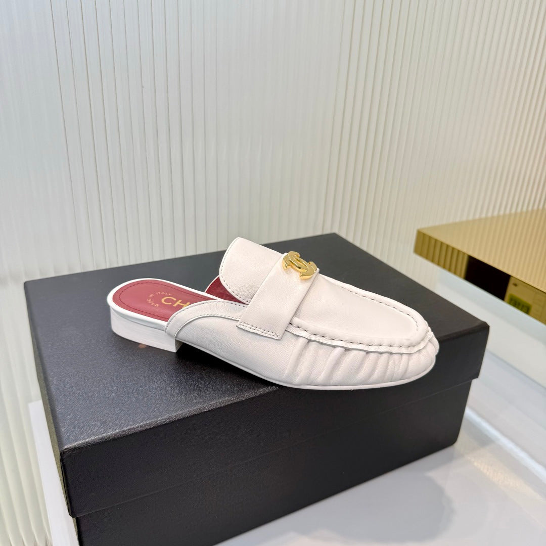 CHANEL 26S LOAFER MULES IN CREAM WHITE CALFSKIN WITH CC LOGO