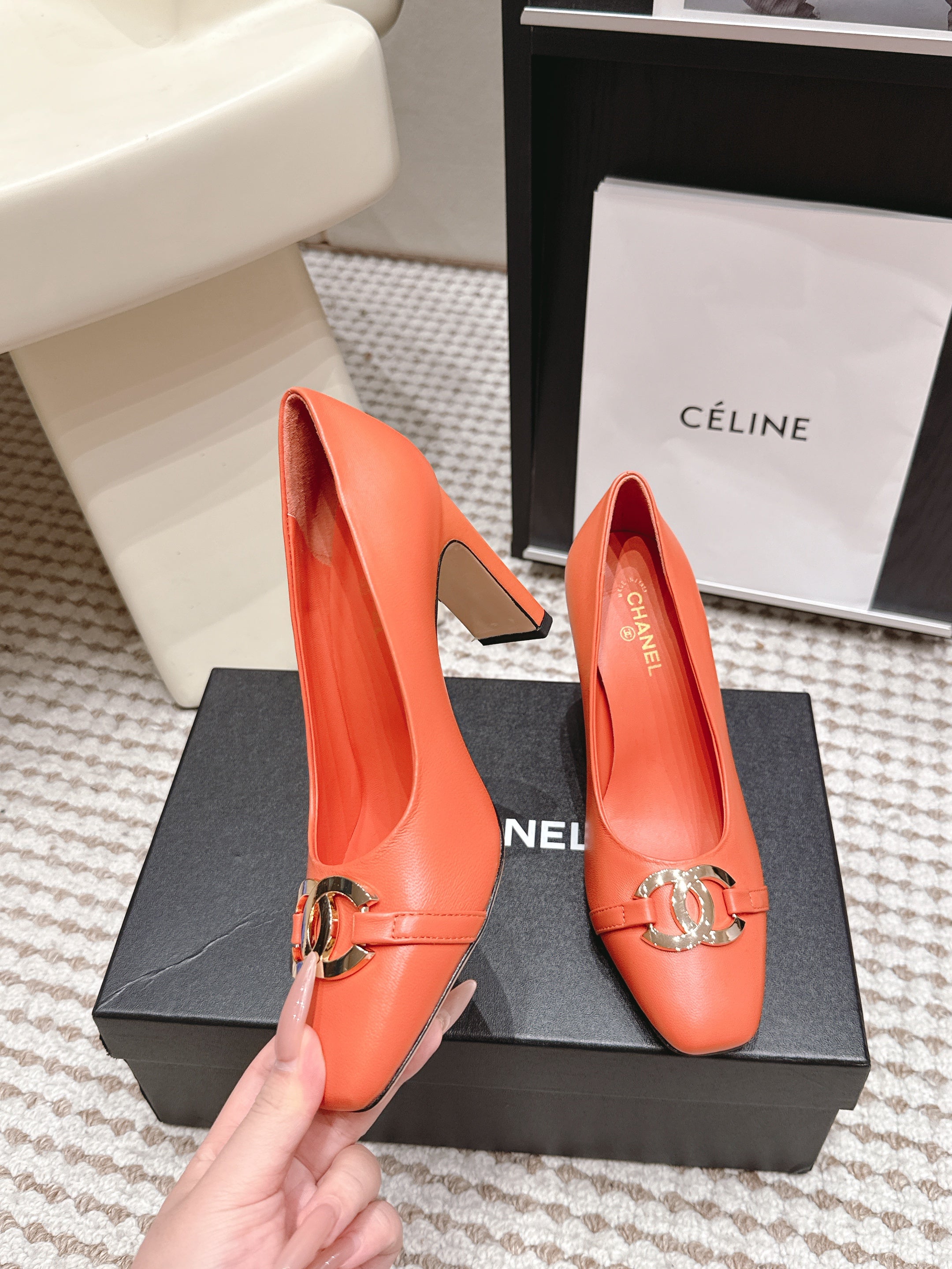 CHANEL 26S HIGH HEELS 95 MM IN ORANGE CALFSKIN WITH GOLD-TONE CC LOGO