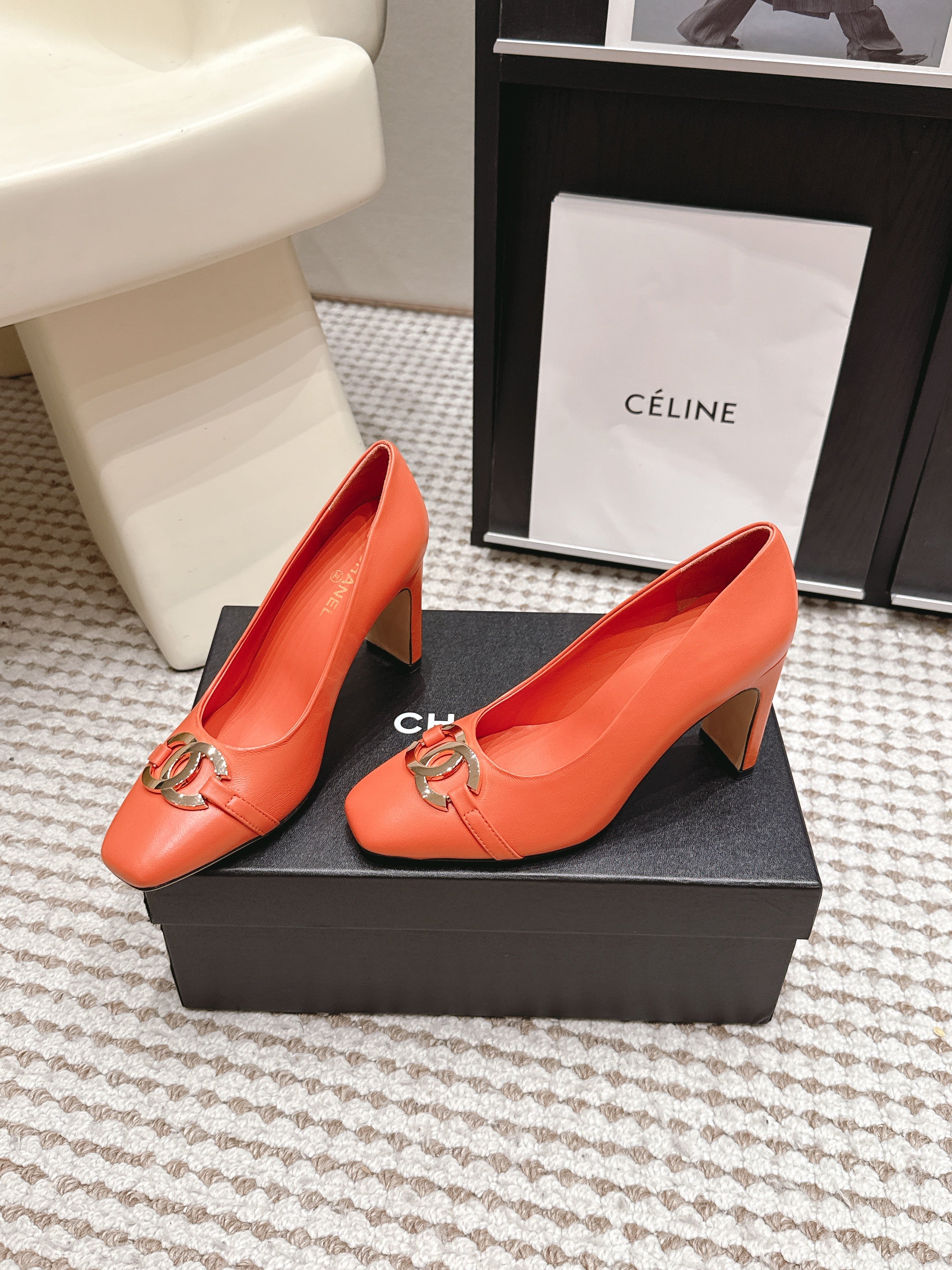 CHANEL 26S HIGH HEELS 95 MM IN ORANGE CALFSKIN WITH GOLD-TONE CC LOGO