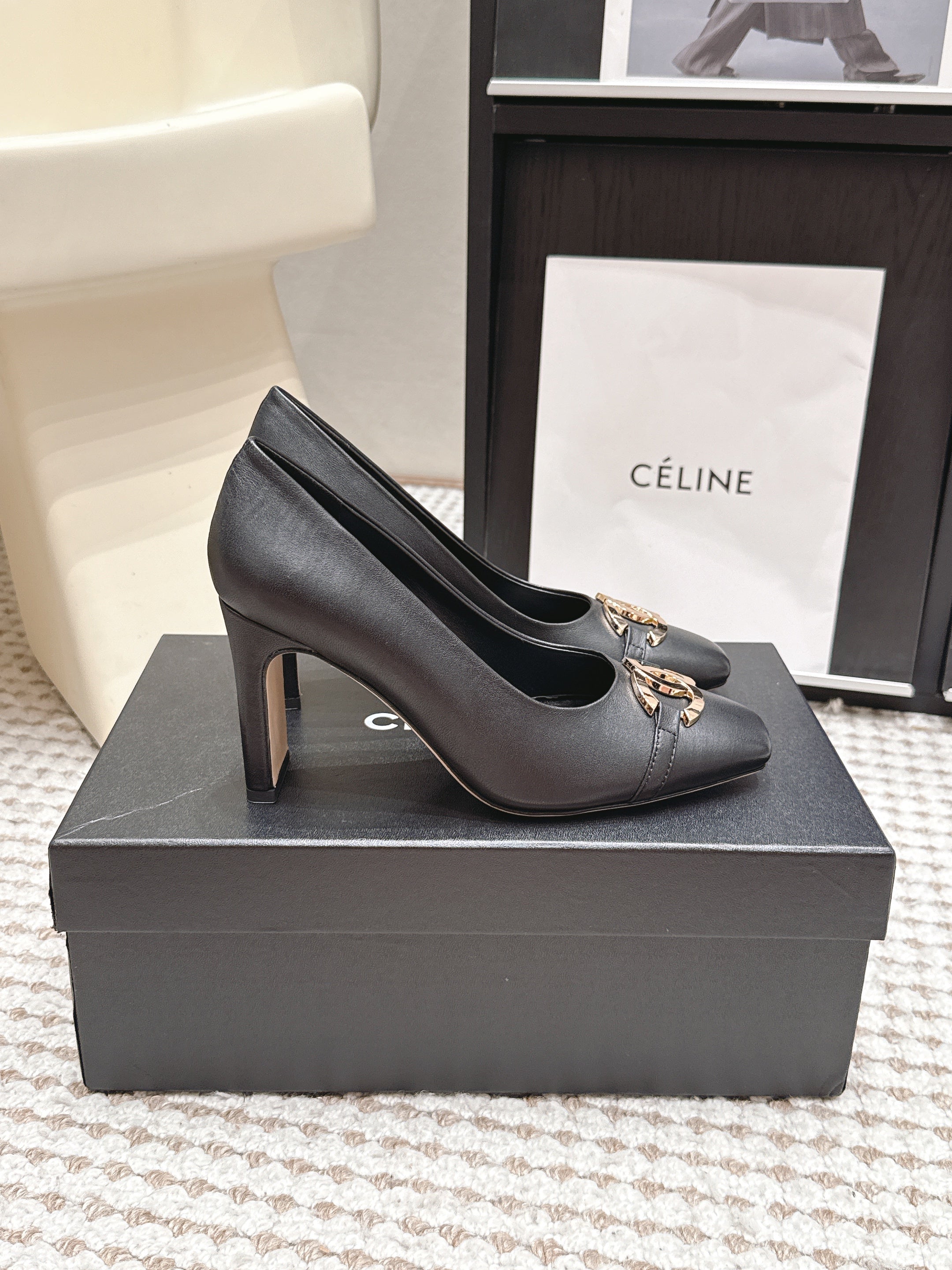 CHANEL 26S HIGH HEELS 95 MM IN BLACK CALFSKIN WITH GOLD-TONE CC LOGO