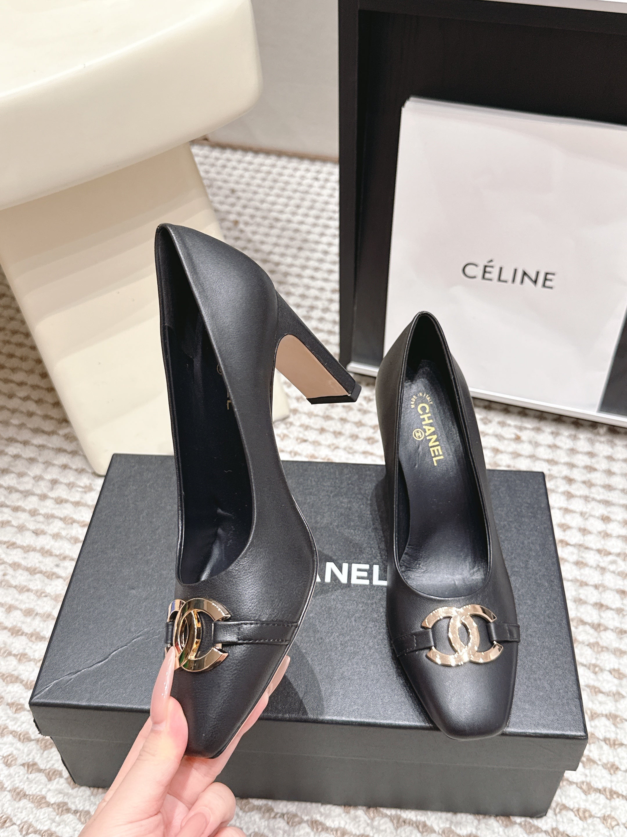 CHANEL 26S HIGH HEELS 95 MM IN BLACK CALFSKIN WITH GOLD-TONE CC LOGO