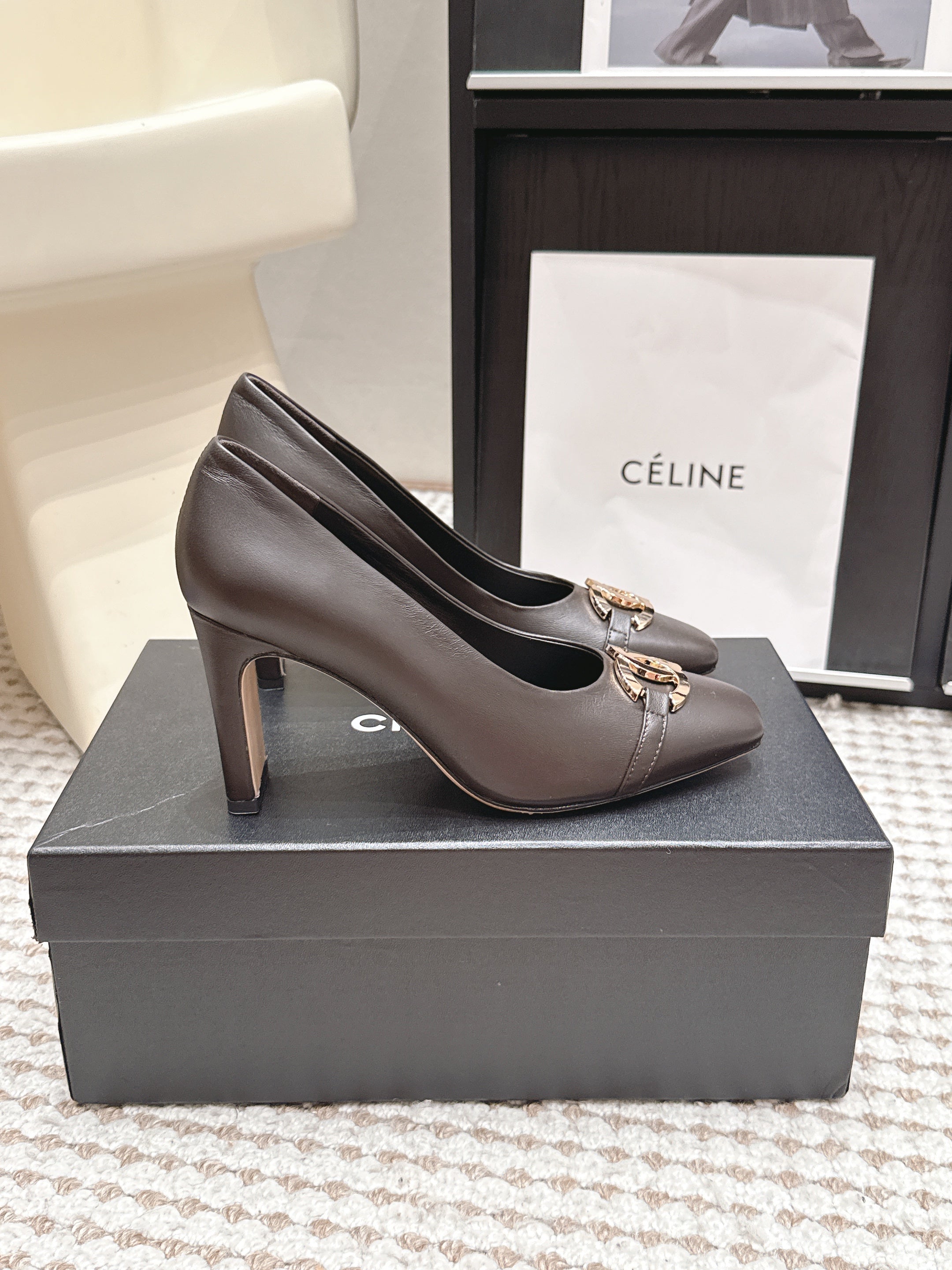 CHANEL 26S HIGH HEELS 95 MM IN DARK BROWN CALFSKIN WITH GOLD-TONE CC LOGO