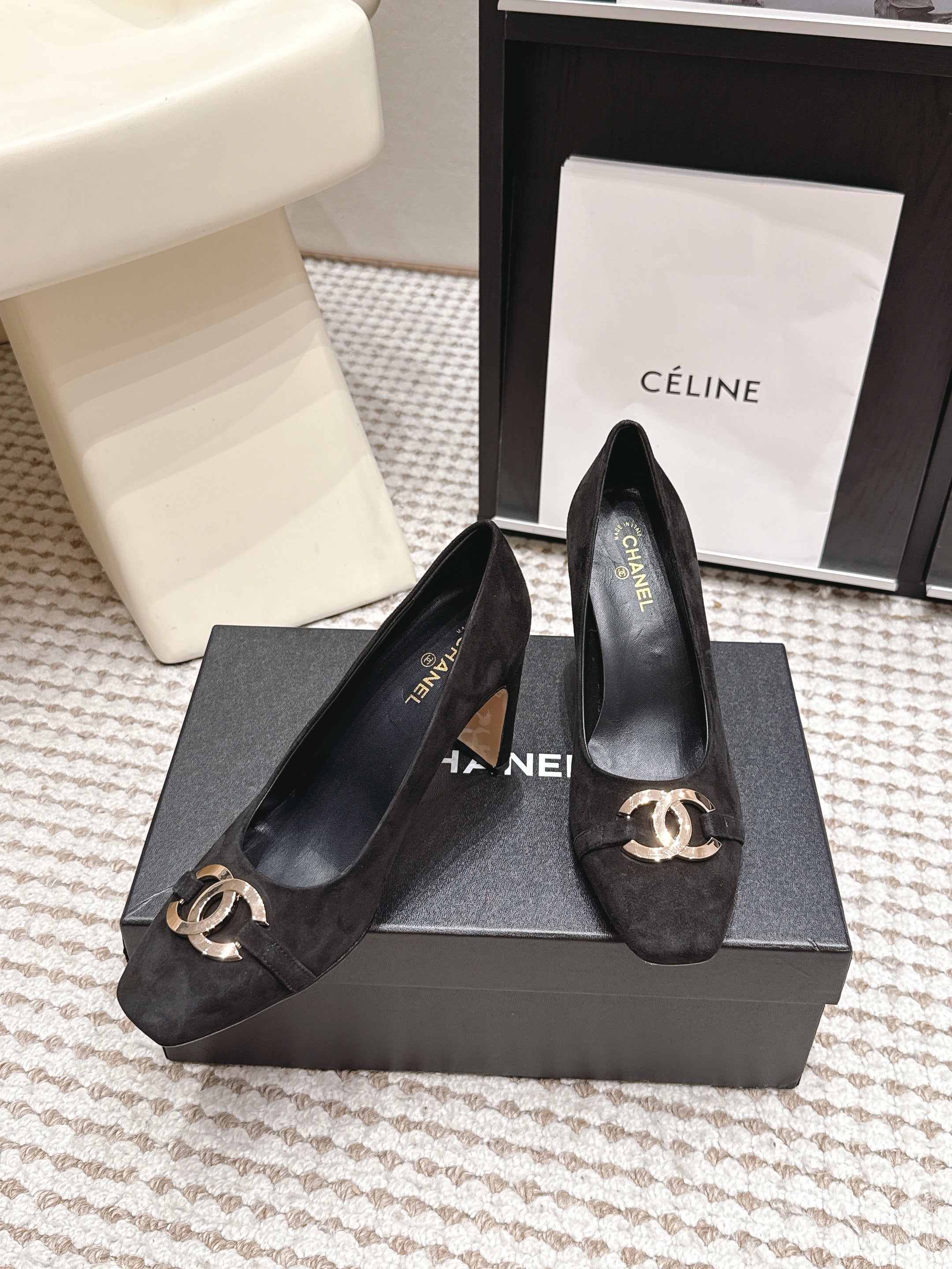 CHANEL 26S HIGH HEELS 95 MM IN BLACK SUEDE WITH GOLD-TONE CC LOGO