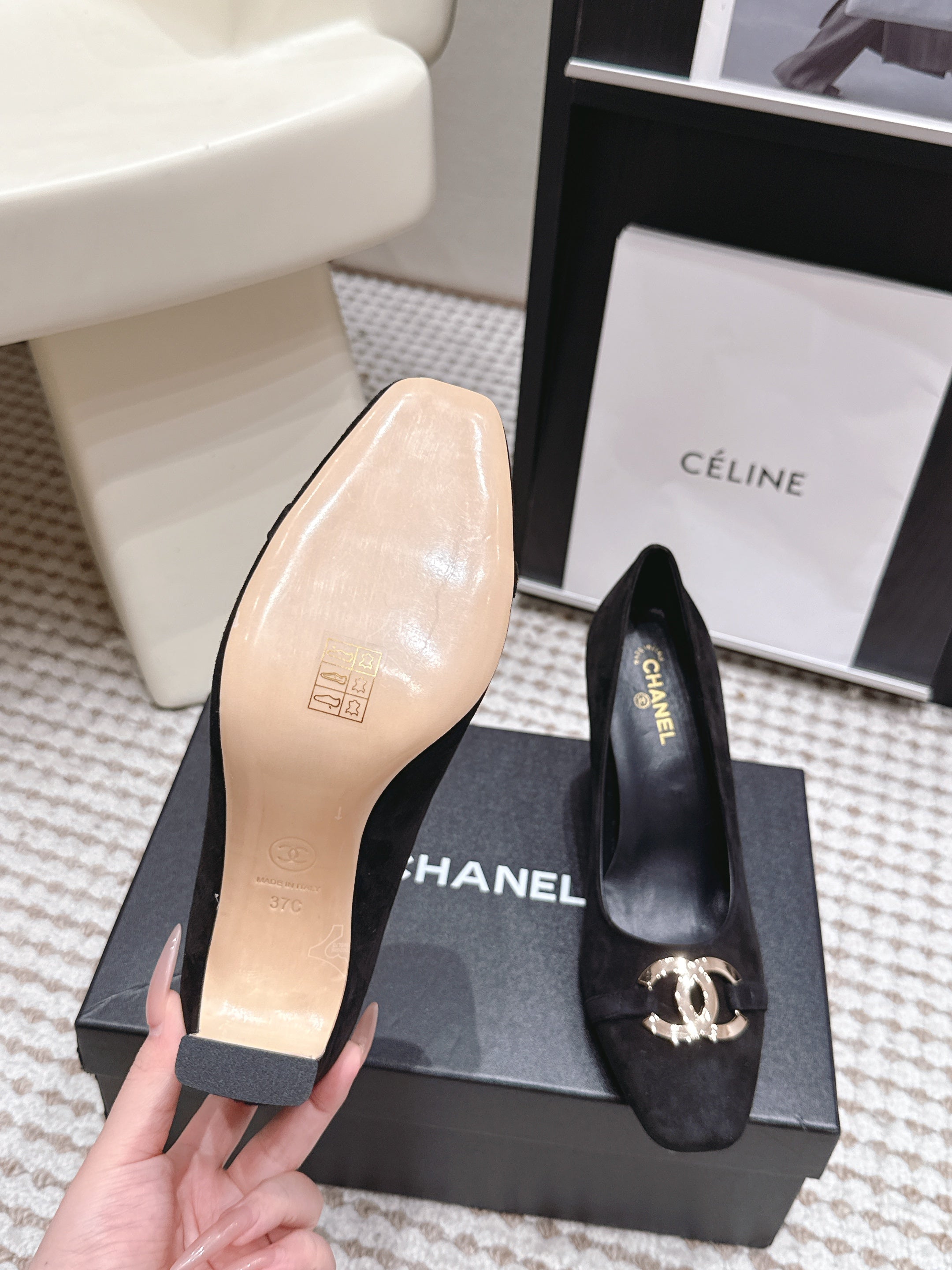CHANEL 26S HIGH HEELS 95 MM IN BLACK SUEDE WITH GOLD-TONE CC LOGO