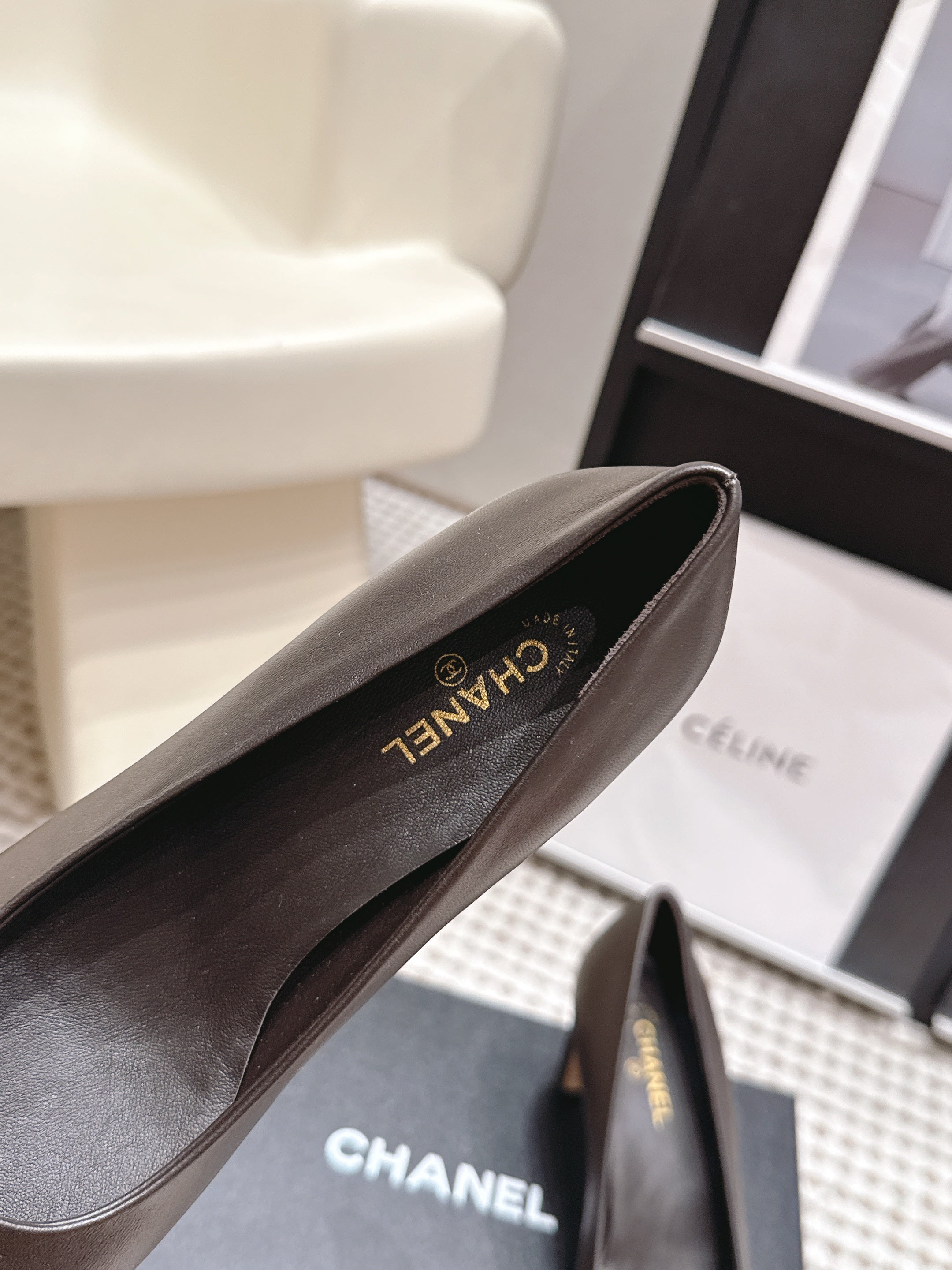CHANEL 26S HIGH HEELS 75 MM IN DARK BROWN CALFSKIN WITH GOLD-TONE CC LOGO