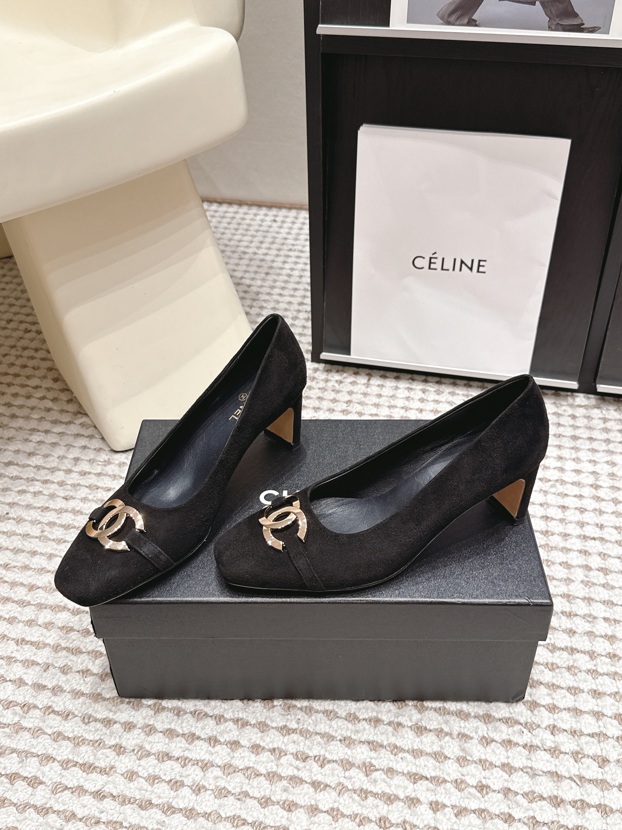 CHANEL 26S HIGH HEELS 75 MM IN BLACK SUEDE WITH GOLD-TONE CC LOGO