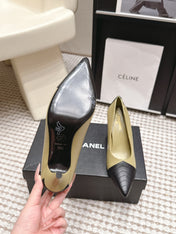 CHANEL 26S HIGH HEELS IN CREAM BEIGE LAMBSKIN WITH BLACK CHEVRON-QUILTED TOE