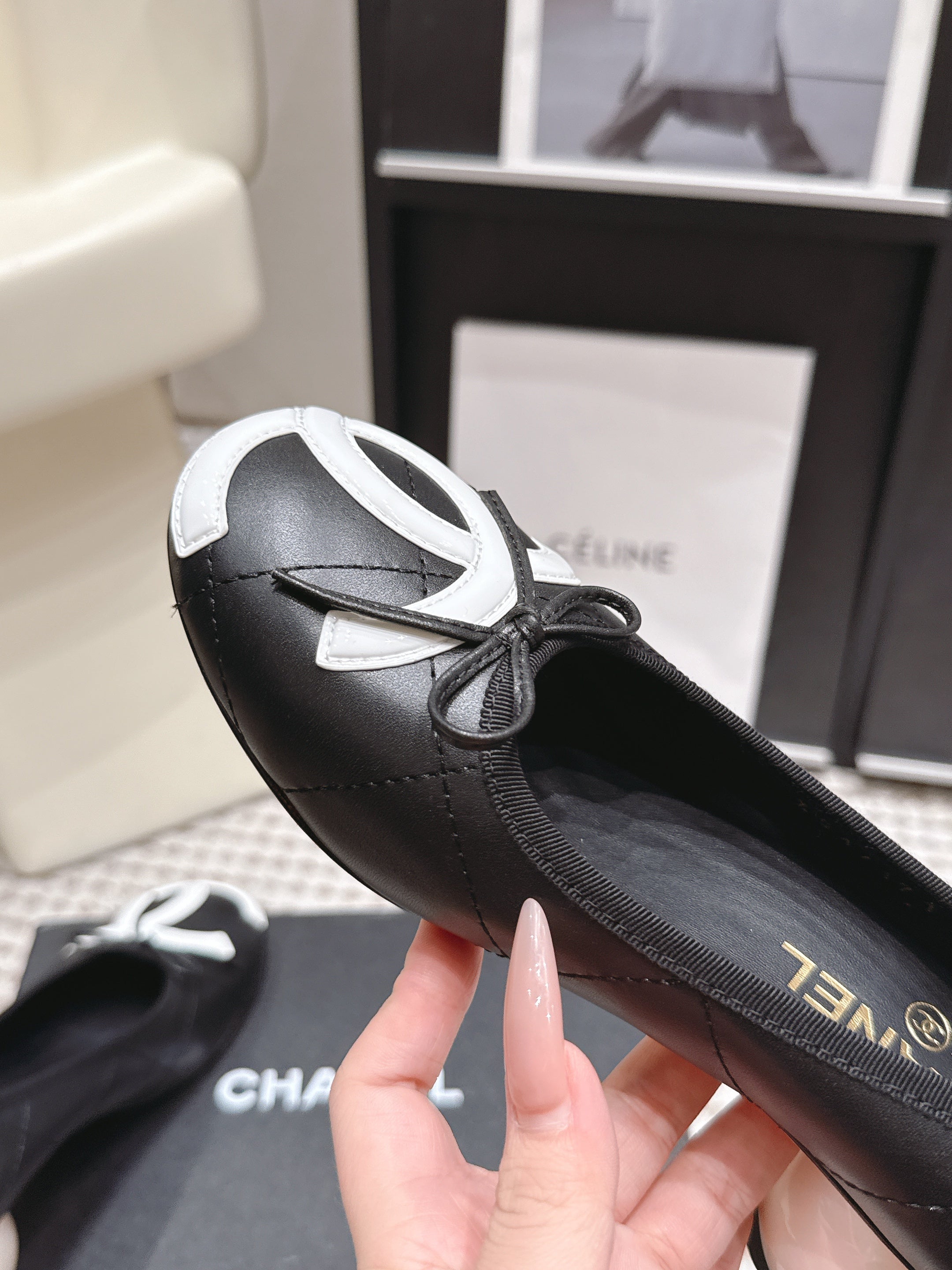 CHANEL 26S PEARL HIGH HEELS 55 MM IN BLACK CALFSKIN WITH WHITE CC LOGO