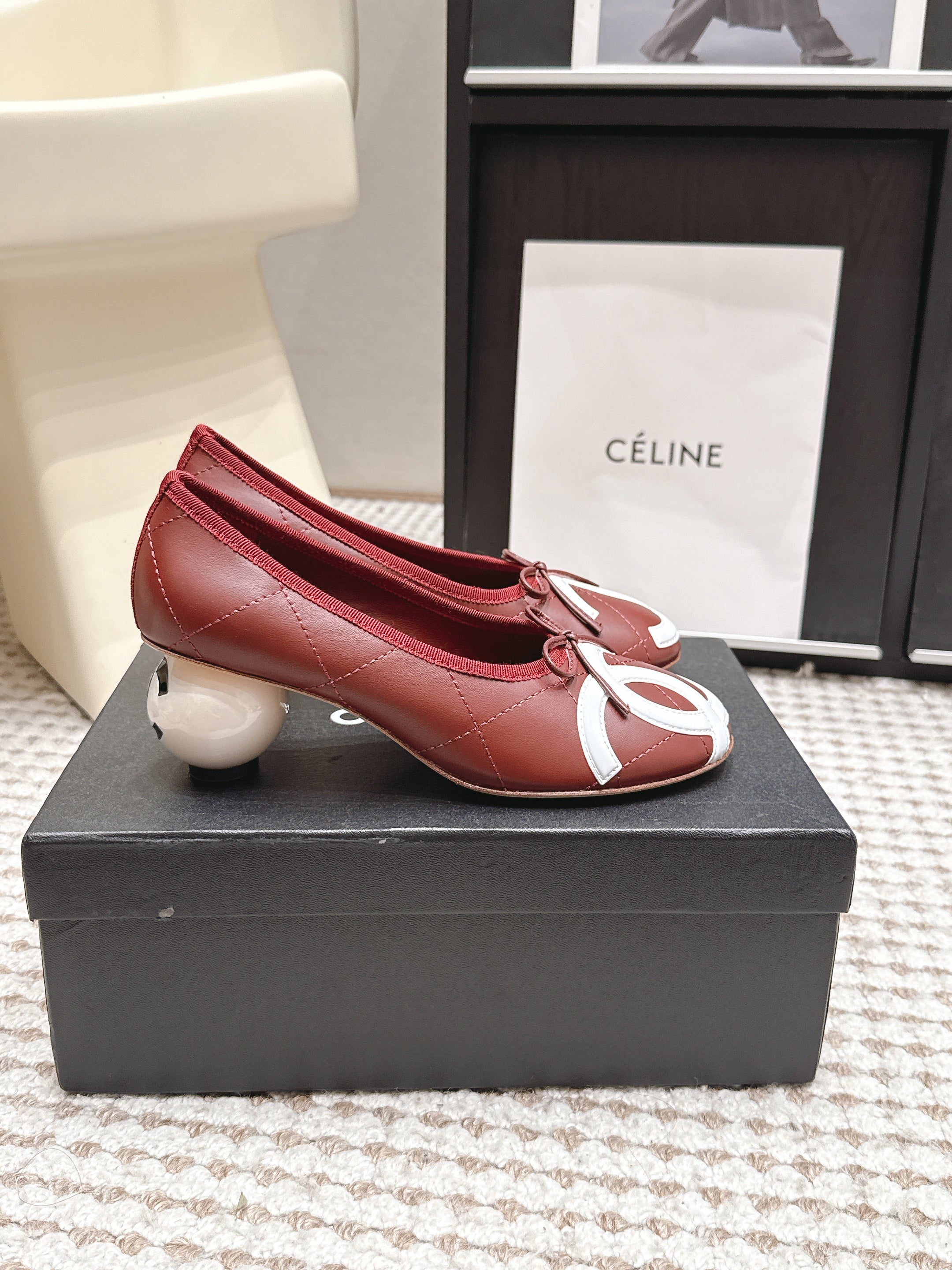 CHANEL 26S PEARL HIGH HEELS 55 MM IN DARK RED CALFSKIN WITH WHITE CC LOGO