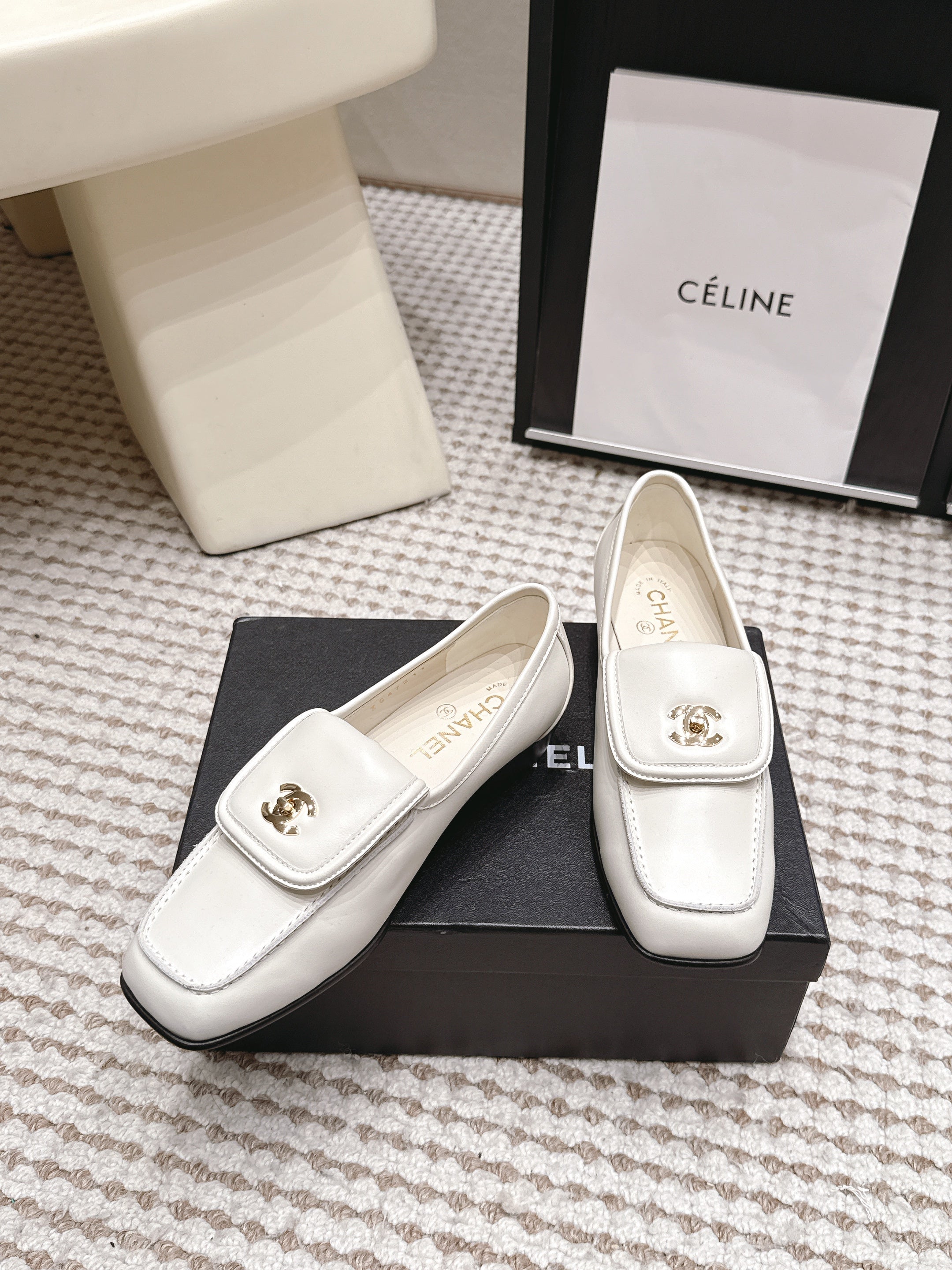 CHANEL 26S LOAFERS IN WHITE CALFSKIN WITH GOLD-TONE CC LOGO