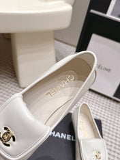 CHANEL 26S LOAFERS IN WHITE CALFSKIN WITH GOLD-TONE CC LOGO