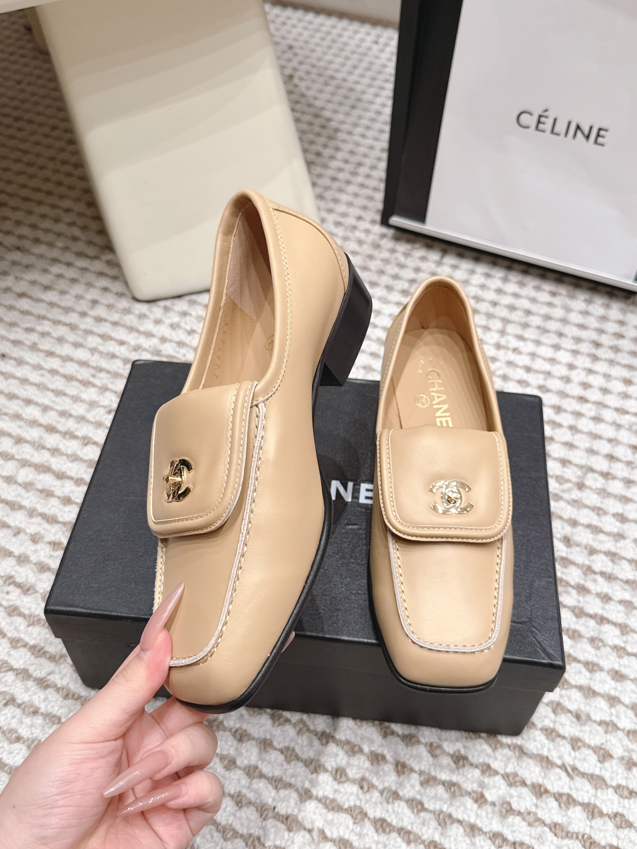 CHANEL 26S LOAFERS IN BEIGE CALFSKIN WITH GOLD-TONE CC LOGO
