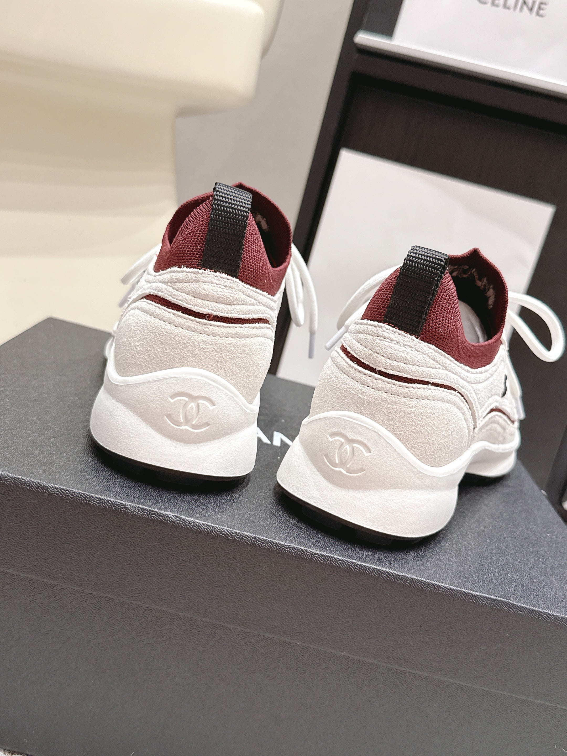 CHANEL 26S PLATFORM SNEAKERS 30 MM IN WHITE SUEDE WITH BURGUNDY FABRIC
